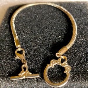 🌻Cute Silver Toned Bracelet🌻